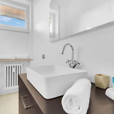 Yellow Flat Apartment *
